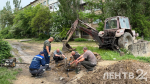 Бригада Леноблводоканала устраняет последствия порыва трубопровода в Енакиево