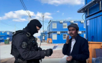 Полиция и Росгвардия провели масштабный рейд в стройгородках Усть-Луги