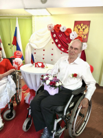 В Лодейнопольском доме-интернат сыграли свадьбу Сергей Иванович и Тамара Викторовна