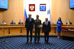 Губернатор Ленобласти вручил награды выдающимся землякам