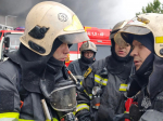 Площадь пожара на складе в Петербурге снизилась до 3 тысяч квадратов. Тлеет в завалах 