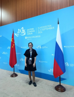 Студентка университета Виктория Кришталь — администратор пленарных сессий Восточного экономического форума
